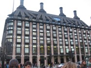 11-Oct-25-27 cj rocking chair face paint magic show cakes pix 016